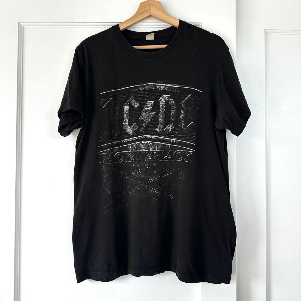 Vintage 1990s AC/DC Back in Black 1980 Graphic T-Shirt Black Faded Band Tee M
